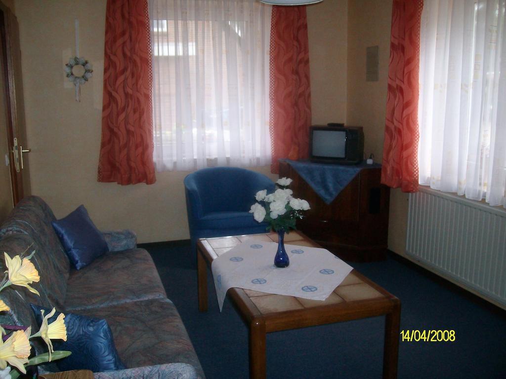 Ferien Und Gaestehaus Harms Neuenkirchen  Room photo